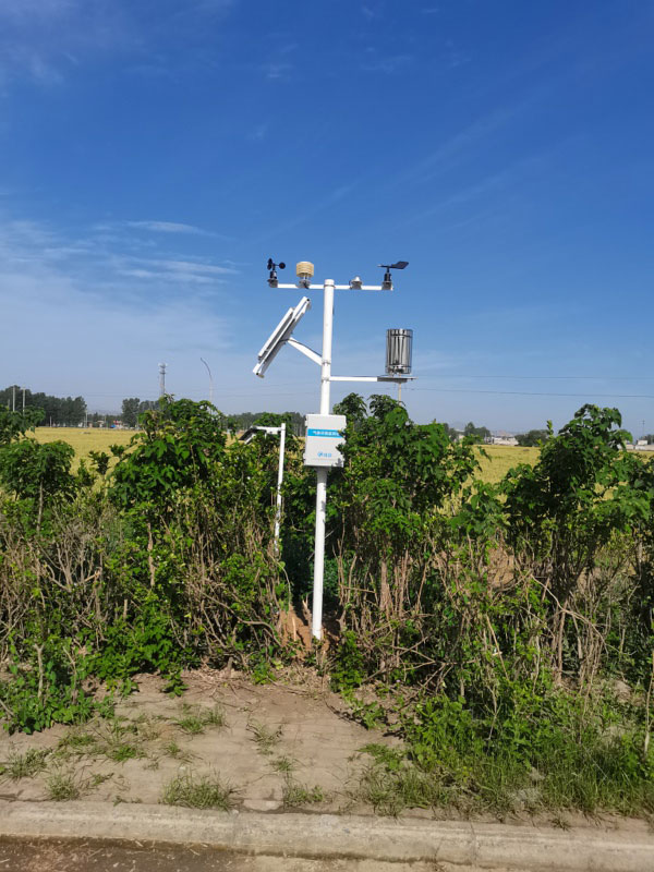 在河南安陽雙全村,我們安裝了智慧農業氣象站 在河南安陽雙全村,我們安裝了智慧農業氣象站